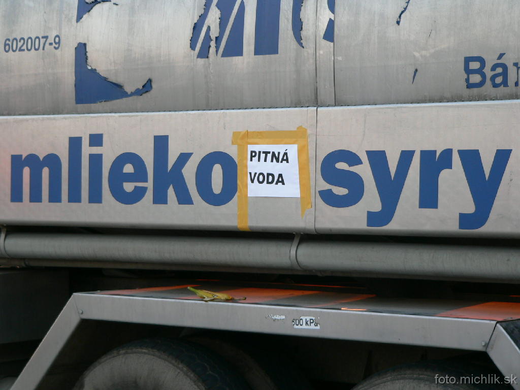 p1060525 Mlieko - pitná voda - syry