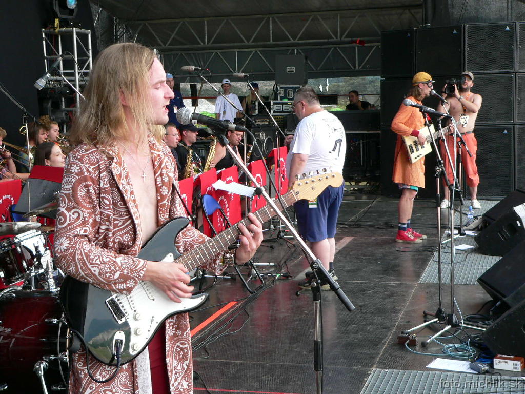 p1070588 Chiki liki tu-a