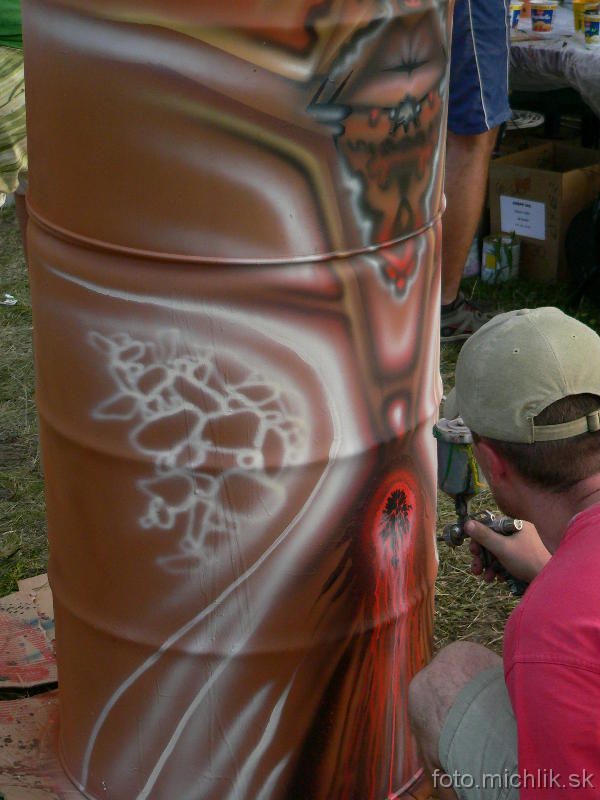 p1080179 Maľovanie na sudy