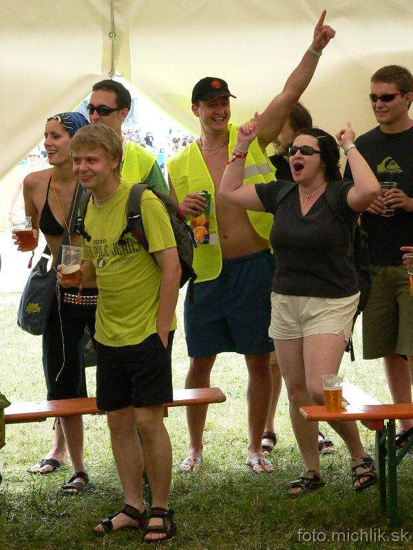 p1180777 V Oáze_FM to žilo (a dunelo) po celé dni. Sem-tam sa aj smažilo...