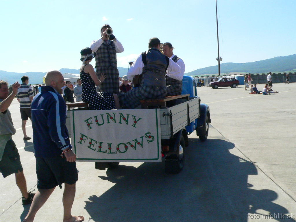 p1190515 Funny Fellows