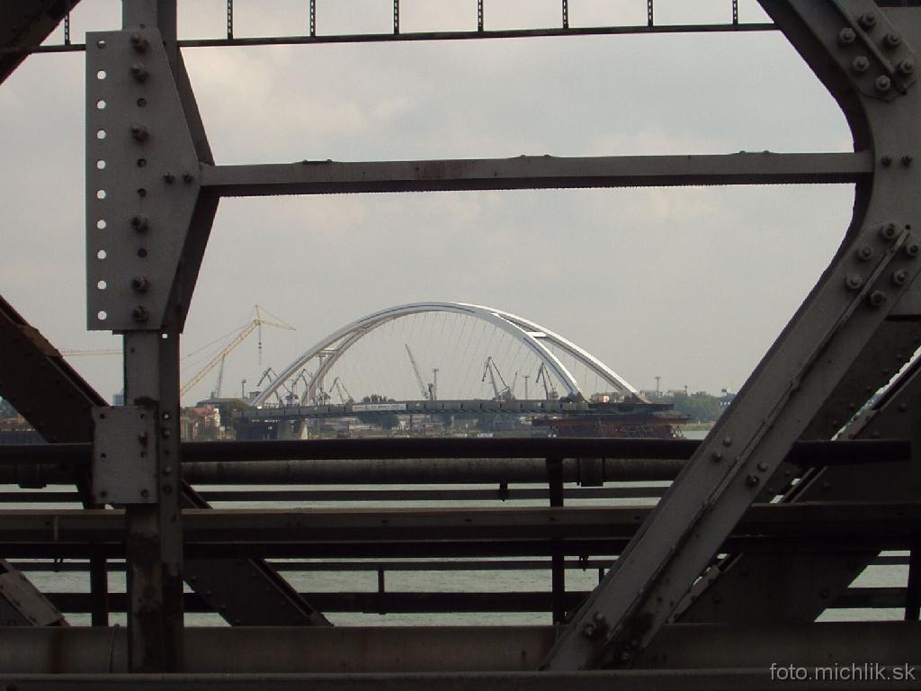 20040919124330 Otáčame...