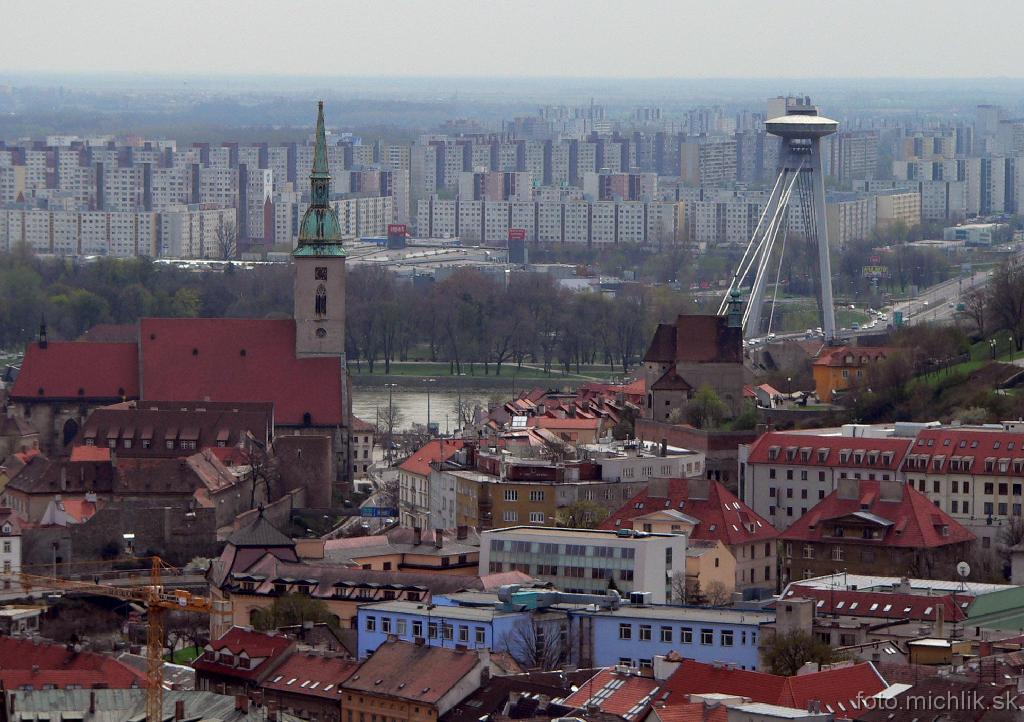 200504111213422 Pohľad na Nový most z rotundy pod Slavínom