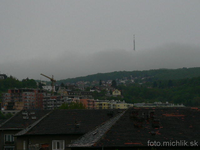 20060430152646 Kamzík sa skrýva za oblakom