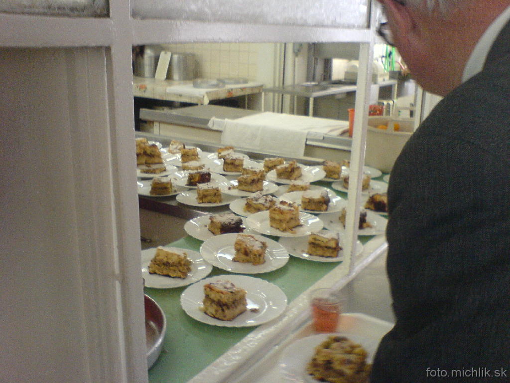 20060522103754 Posledný obed školskej jedálni EVER - na maturitách
